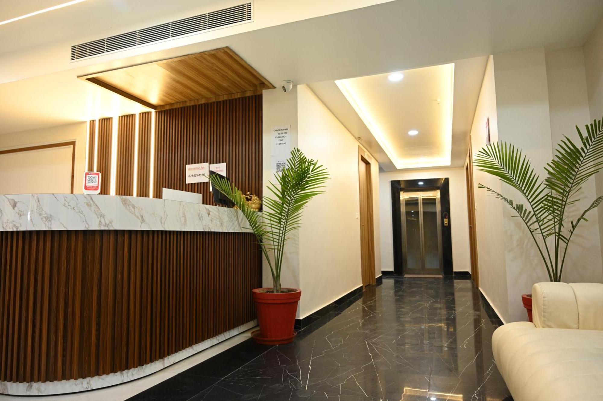 The Janki Hotel Ayodhya Buitenkant foto