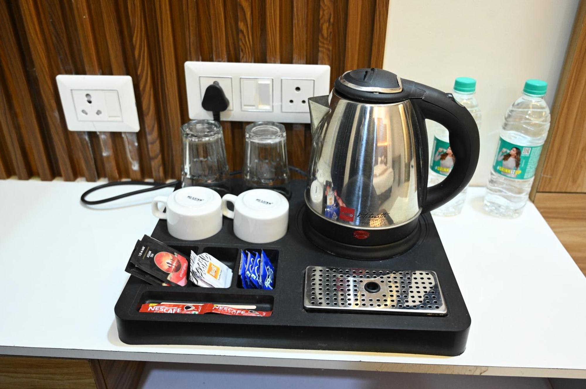 The Janki Hotel Ayodhya Buitenkant foto
