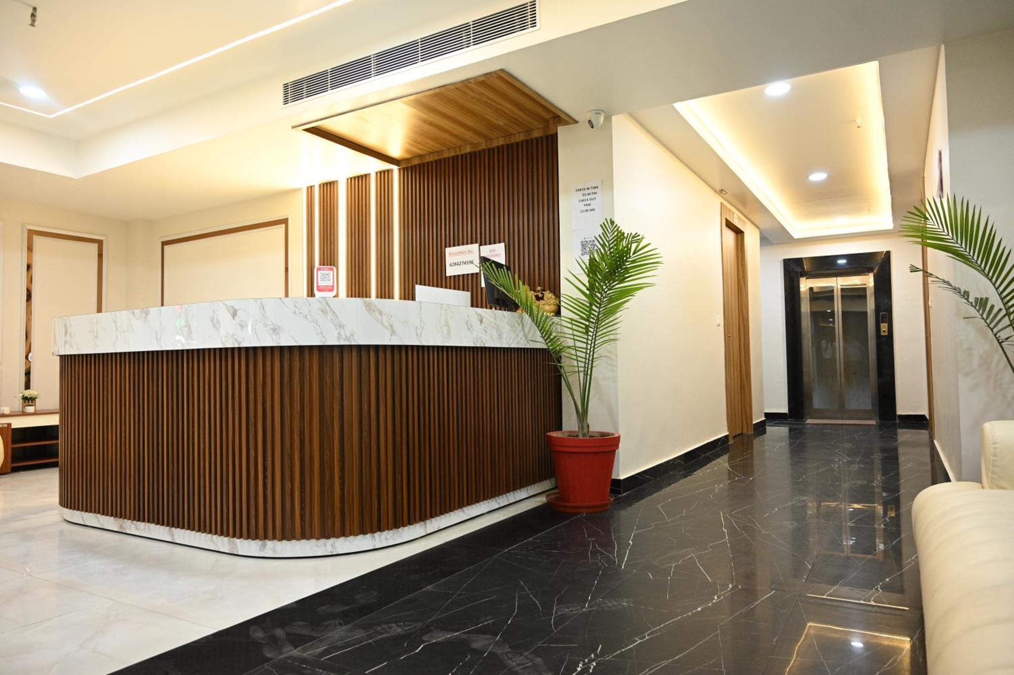The Janki Hotel Ayodhya Buitenkant foto