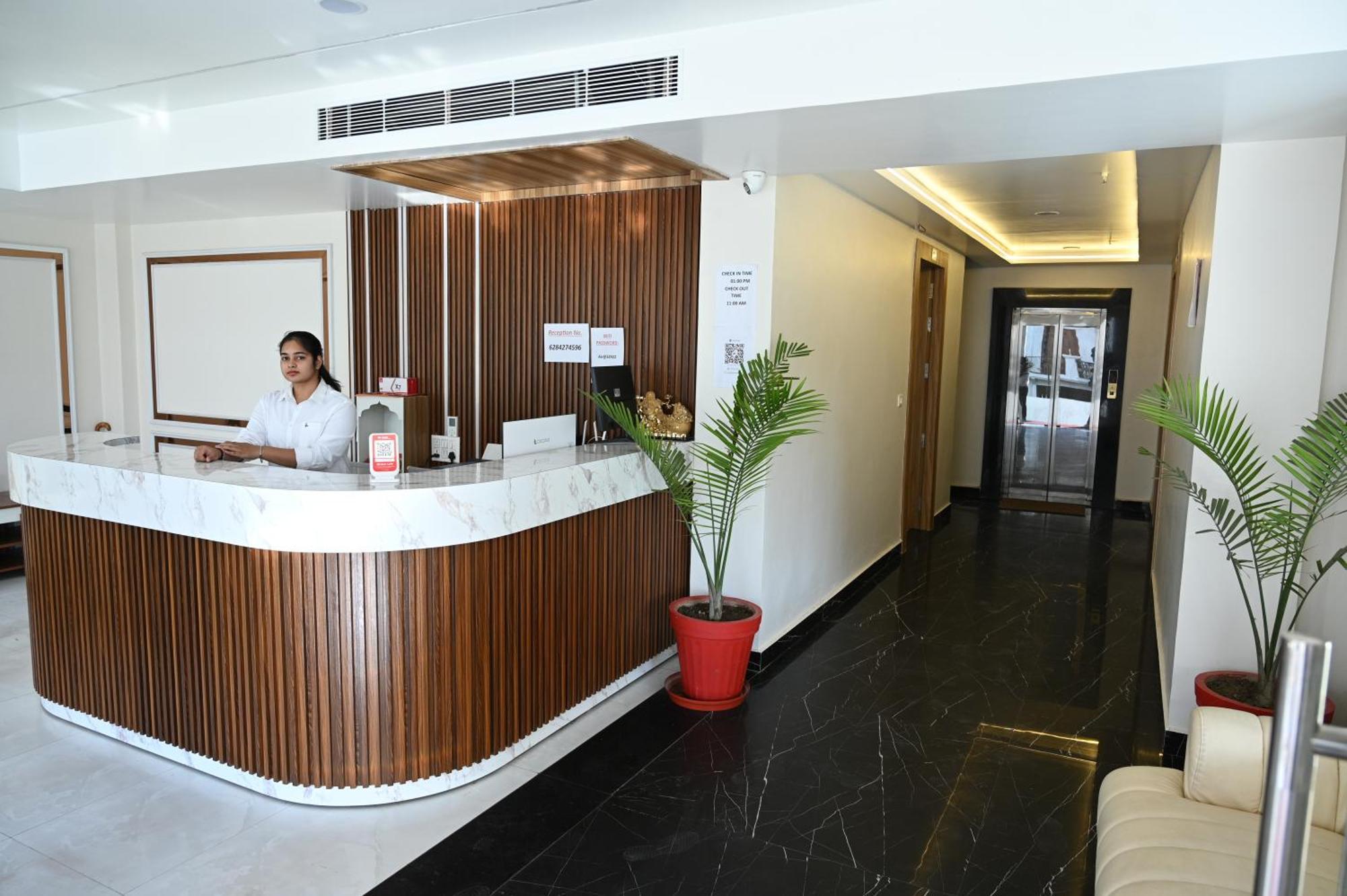 The Janki Hotel Ayodhya Buitenkant foto